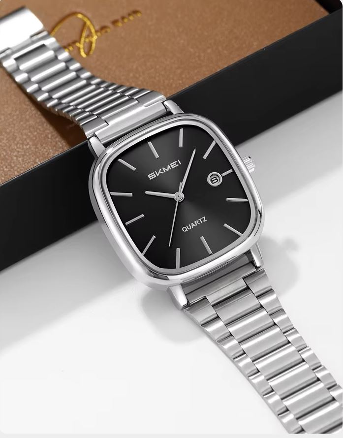 SKMEI 2551 Men’s Quartz Watch Silver Black – Stainless Steel Cartoon Style Water Resistant Wristwatch